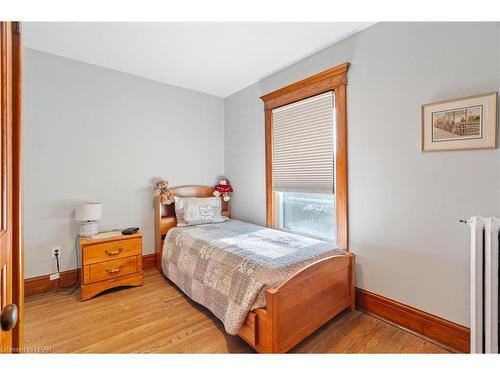 126 Nelson Street E, Goderich, ON - Indoor Photo Showing Bedroom