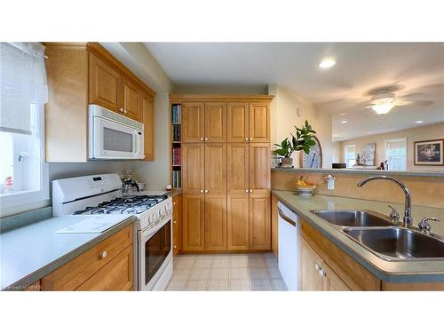 301 Bethune Crescent, Goderich, ON - Indoor Photo Showing Kitchen With Double Sink