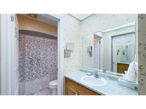 301 Bethune Crescent, Goderich, ON - Indoor Photo Showing Bathroom