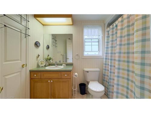 301 Bethune Crescent, Goderich, ON - Indoor Photo Showing Bathroom