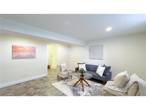 301 Bethune Crescent, Goderich, ON - Indoor Photo Showing Living Room