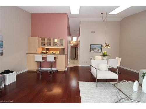 24-90 Ontario Street S, Grand Bend, ON - Indoor Photo Showing Living Room