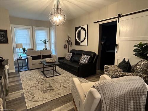 88 Kirk Street, Clinton, ON - Indoor Photo Showing Living Room