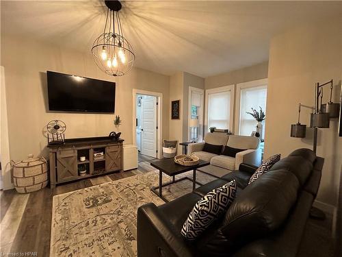 88 Kirk Street, Clinton, ON - Indoor Photo Showing Living Room