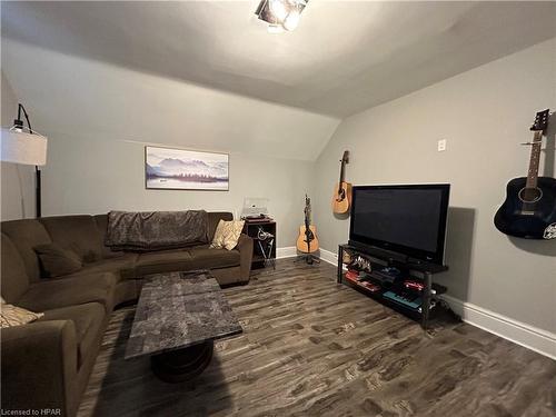 88 Kirk Street, Clinton, ON - Indoor Photo Showing Living Room