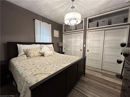 88 Kirk Street, Clinton, ON - Indoor Photo Showing Bedroom