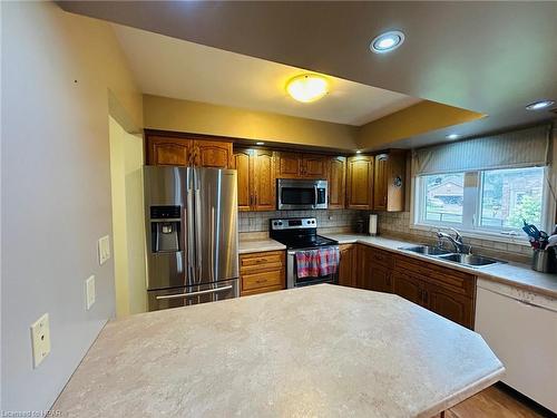 424 Carling Terrace, Wingham, ON - Indoor Photo Showing Kitchen With Double Sink