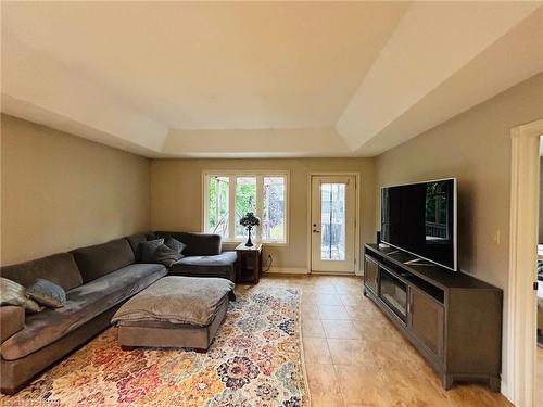 424 Carling Terrace, Wingham, ON - Indoor Photo Showing Living Room