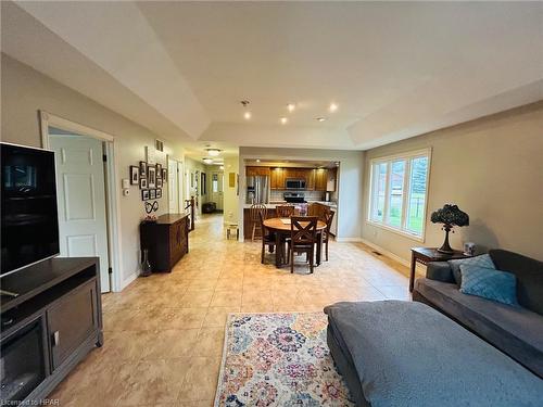 424 Carling Terrace, Wingham, ON - Indoor Photo Showing Living Room