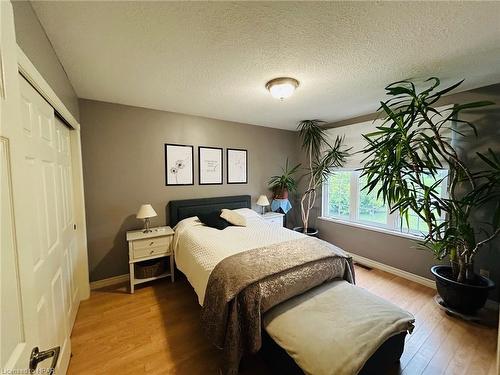 424 Carling Terrace, Wingham, ON - Indoor Photo Showing Bedroom