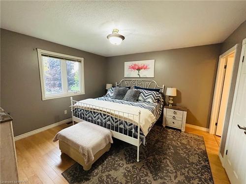 424 Carling Terrace, Wingham, ON - Indoor Photo Showing Bedroom