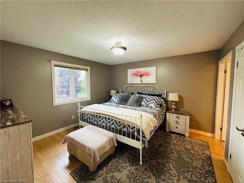 424 Carling Terrace, Wingham, ON - Indoor Photo Showing Bedroom