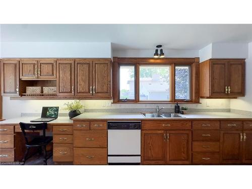 197 Warren Street, Goderich, ON - Indoor Photo Showing Kitchen With Double Sink