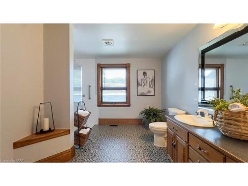 197 Warren Street, Goderich, ON - Indoor Photo Showing Bathroom