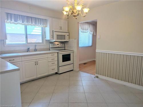 4 Champlain Crescent, Kitchener, ON - Indoor Photo Showing Kitchen