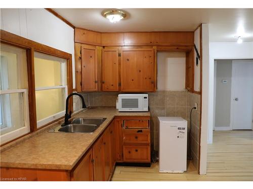 84 Carleton Street, Kingston, ON - Indoor Photo Showing Kitchen With Double Sink