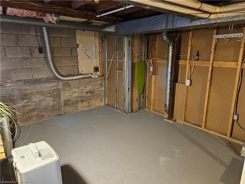 84 Carleton Street, Kingston, ON - Indoor Photo Showing Basement