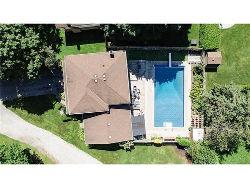 18 Conway Court, Thamesford, ON - Outdoor With In Ground Pool