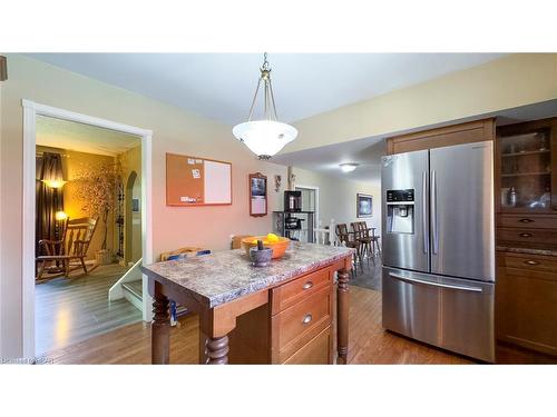 18 Conway Court, Thamesford, ON - Indoor Photo Showing Kitchen