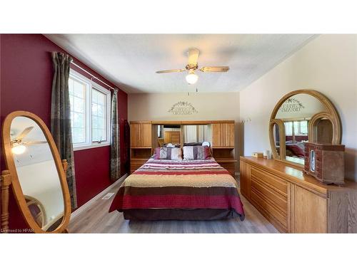 18 Conway Court, Thamesford, ON - Indoor Photo Showing Bedroom