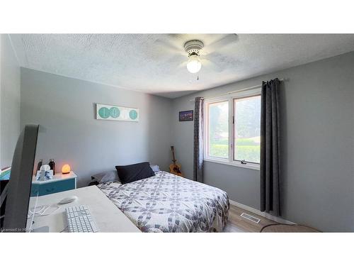 18 Conway Court, Thamesford, ON - Indoor Photo Showing Bedroom