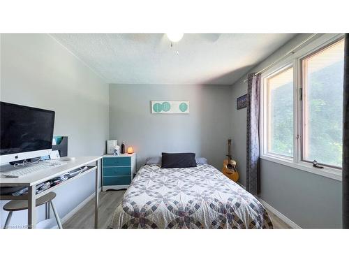 18 Conway Court, Thamesford, ON - Indoor Photo Showing Bedroom