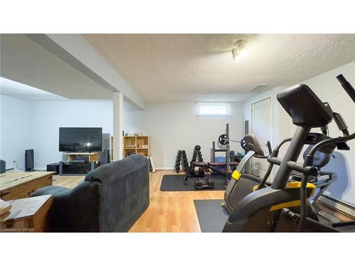 18 Conway Court, Thamesford, ON - Indoor Photo Showing Gym Room