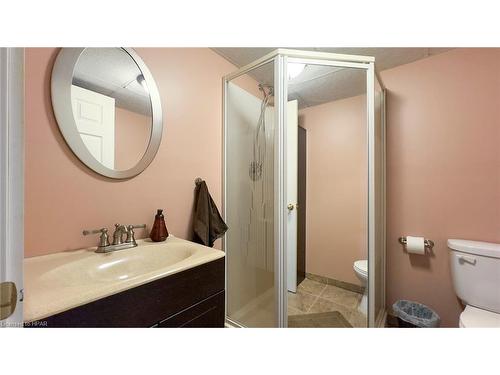 18 Conway Court, Thamesford, ON - Indoor Photo Showing Bathroom