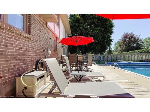 18 Conway Court, Thamesford, ON - Outdoor With In Ground Pool With Deck Patio Veranda