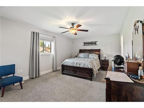 19 Pickett Court, Mitchell, ON - Indoor Photo Showing Bedroom