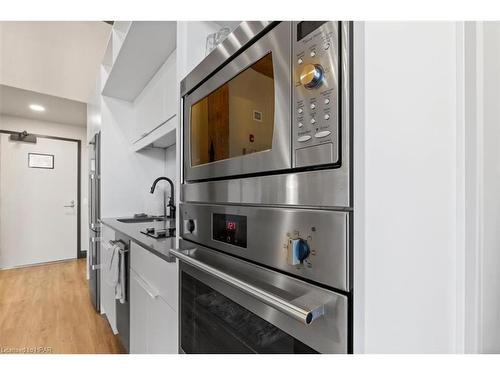 112-245 Downie Street, Stratford, ON - Indoor Photo Showing Kitchen With Upgraded Kitchen