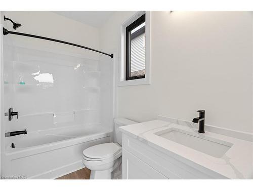 171 Greene Street, Exeter, ON - Indoor Photo Showing Bathroom