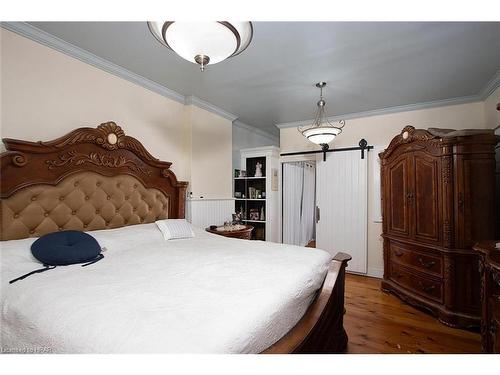 41 Douglas Street, Stratford, ON - Indoor Photo Showing Bedroom