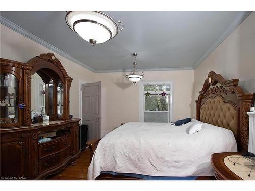 41 Douglas Street, Stratford, ON - Indoor Photo Showing Bedroom