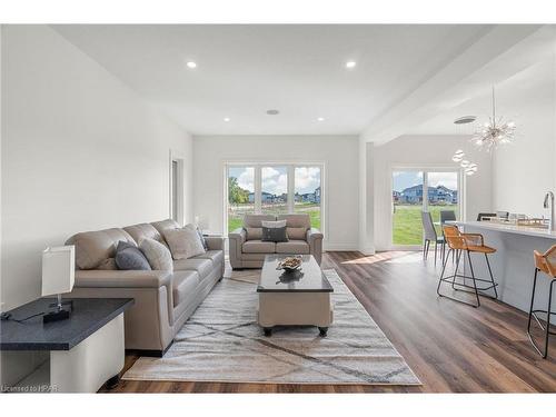 167 Greene Street, Exeter, ON - Indoor Photo Showing Living Room