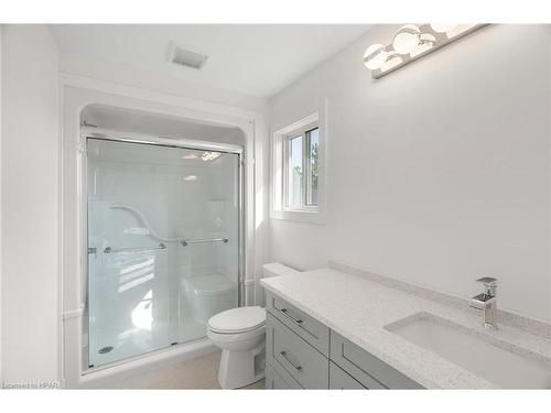 167 Greene Street, Exeter, ON - Indoor Photo Showing Bathroom