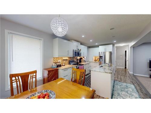 122 Jensen Road, London, ON - Indoor Photo Showing Dining Room