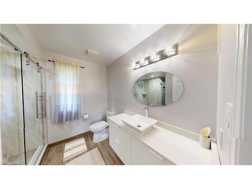 122 Jensen Road, London, ON - Indoor Photo Showing Bathroom