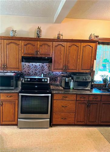 3198 Perth Rd 163, Fullarton, ON - Indoor Photo Showing Kitchen