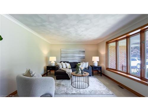 7333 Line 34 Road, St. Columban, ON - Indoor Photo Showing Living Room