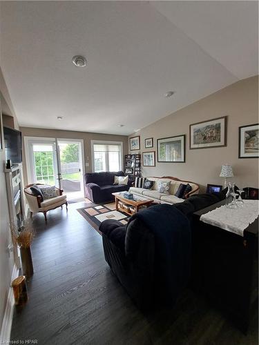 97 Redford Drive, Exeter, ON - Indoor Photo Showing Living Room