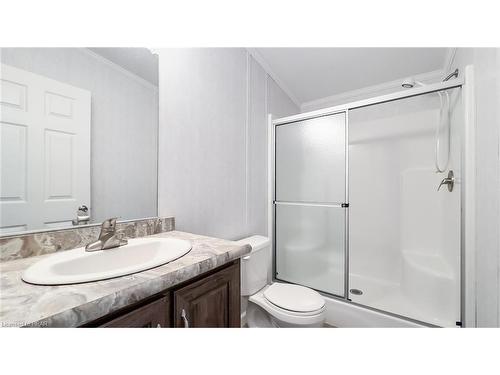 3 Blfs Vw Boulevard, Huron Haven, ON - Indoor Photo Showing Bathroom