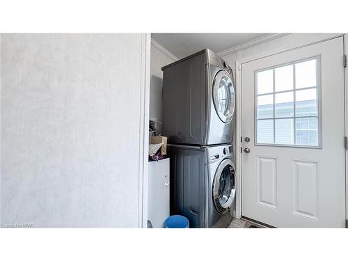 3 Blfs Vw Boulevard, Huron Haven, ON - Indoor Photo Showing Laundry Room