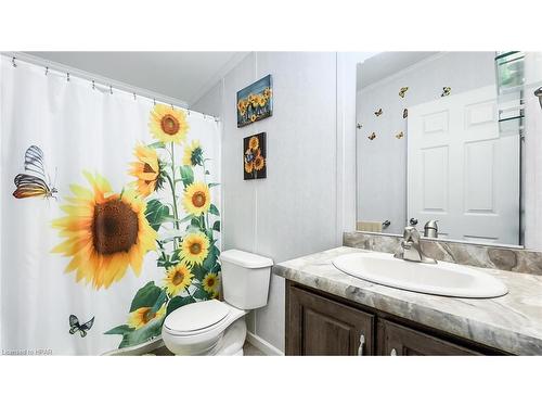 3 Blfs Vw Boulevard, Huron Haven, ON - Indoor Photo Showing Bathroom