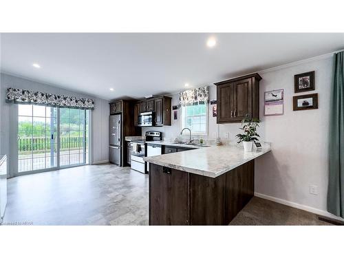 3 Blfs Vw Boulevard, Huron Haven, ON - Indoor Photo Showing Kitchen