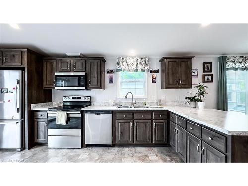 3 Blfs Vw Boulevard, Huron Haven, ON - Indoor Photo Showing Kitchen