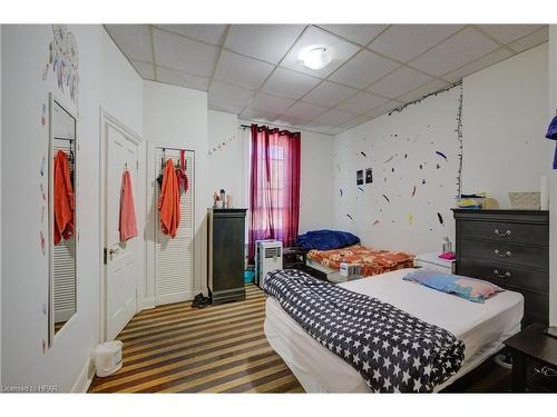 28 Wilson St Street, Seaforth, ON - Indoor Photo Showing Bedroom