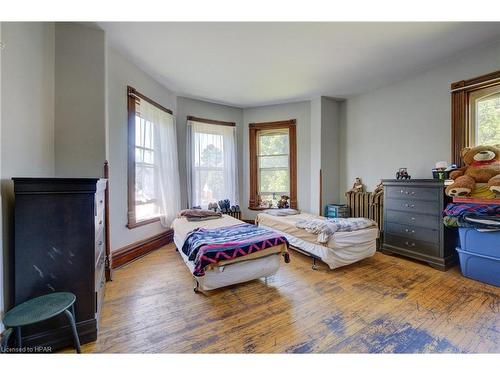 28 Wilson St Street, Seaforth, ON - Indoor Photo Showing Bedroom