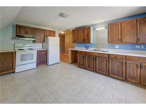 28 Wilson St Street, Seaforth, ON - Indoor Photo Showing Kitchen With Double Sink