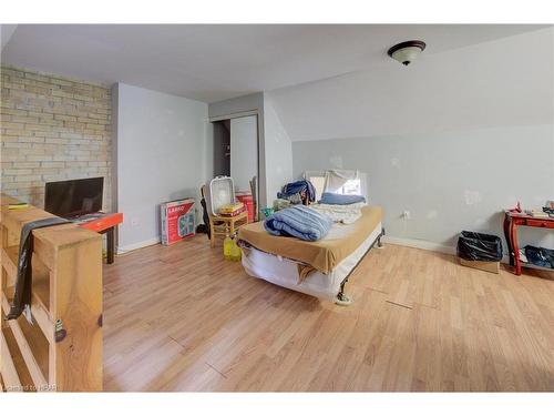 28 Wilson St Street, Seaforth, ON - Indoor Photo Showing Bedroom